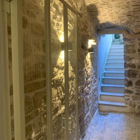 Le haut plan VÉZÉNOBRES Esterno foto